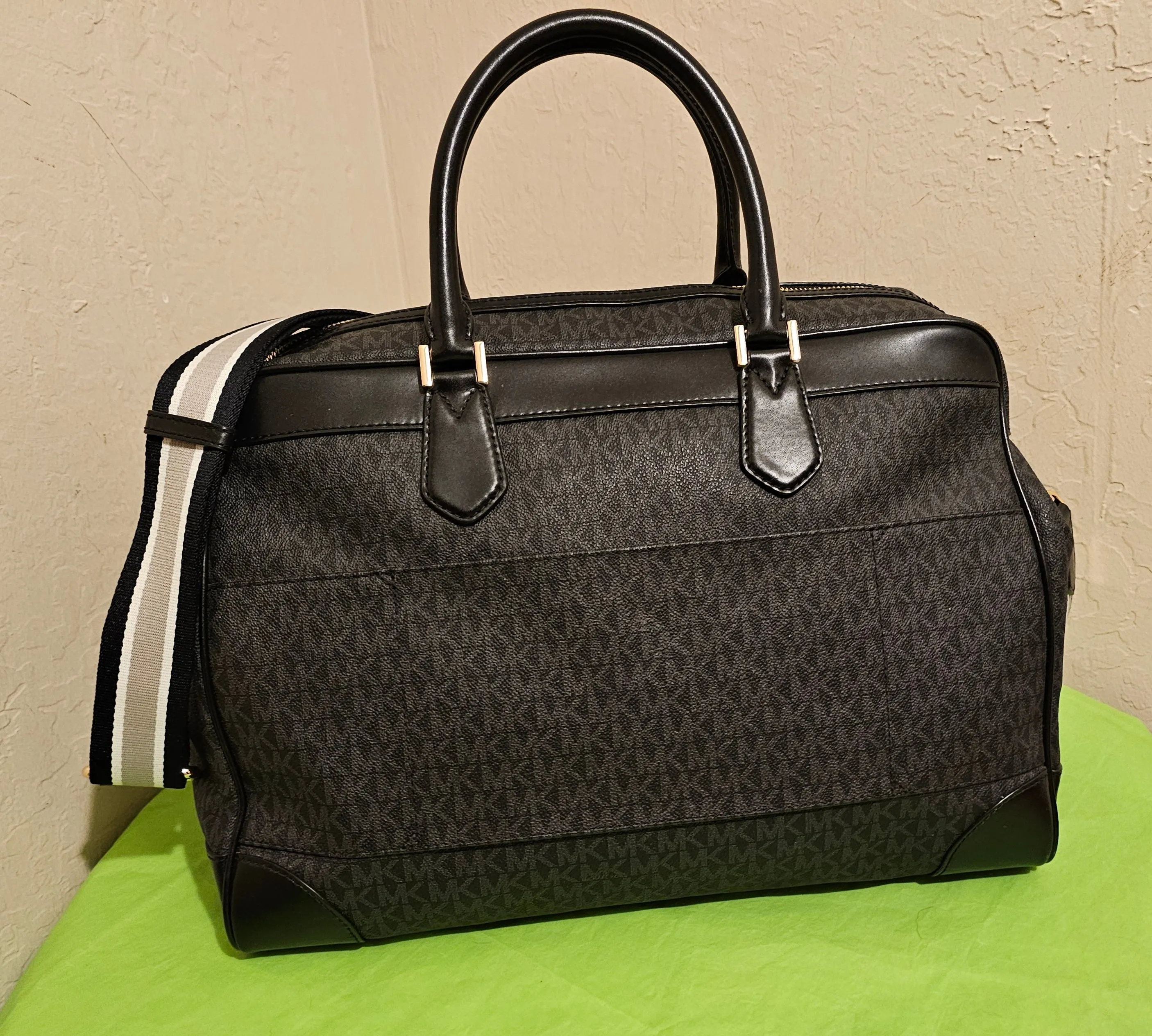 Michael Kors Large Weekender Overnight Tote Duffel