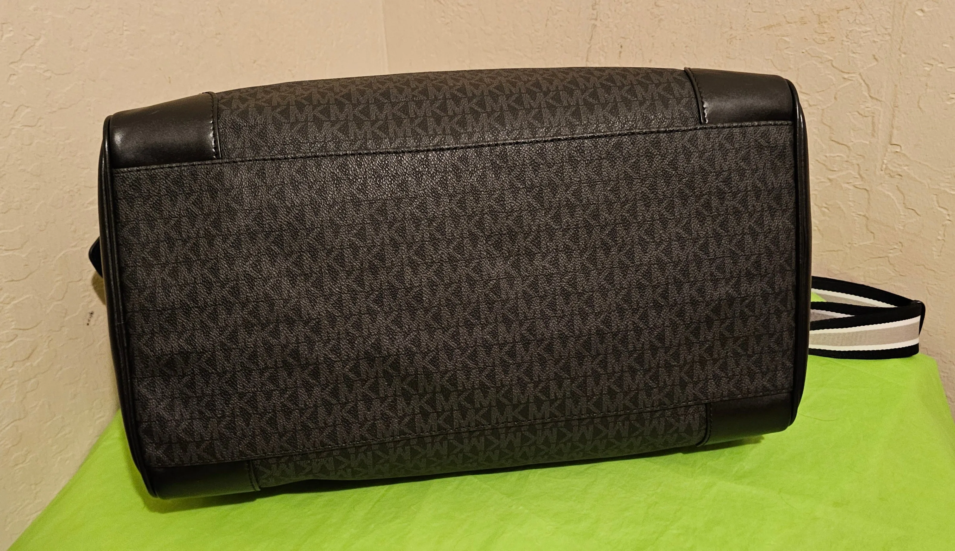 Michael Kors Large Weekender Overnight Tote Duffel